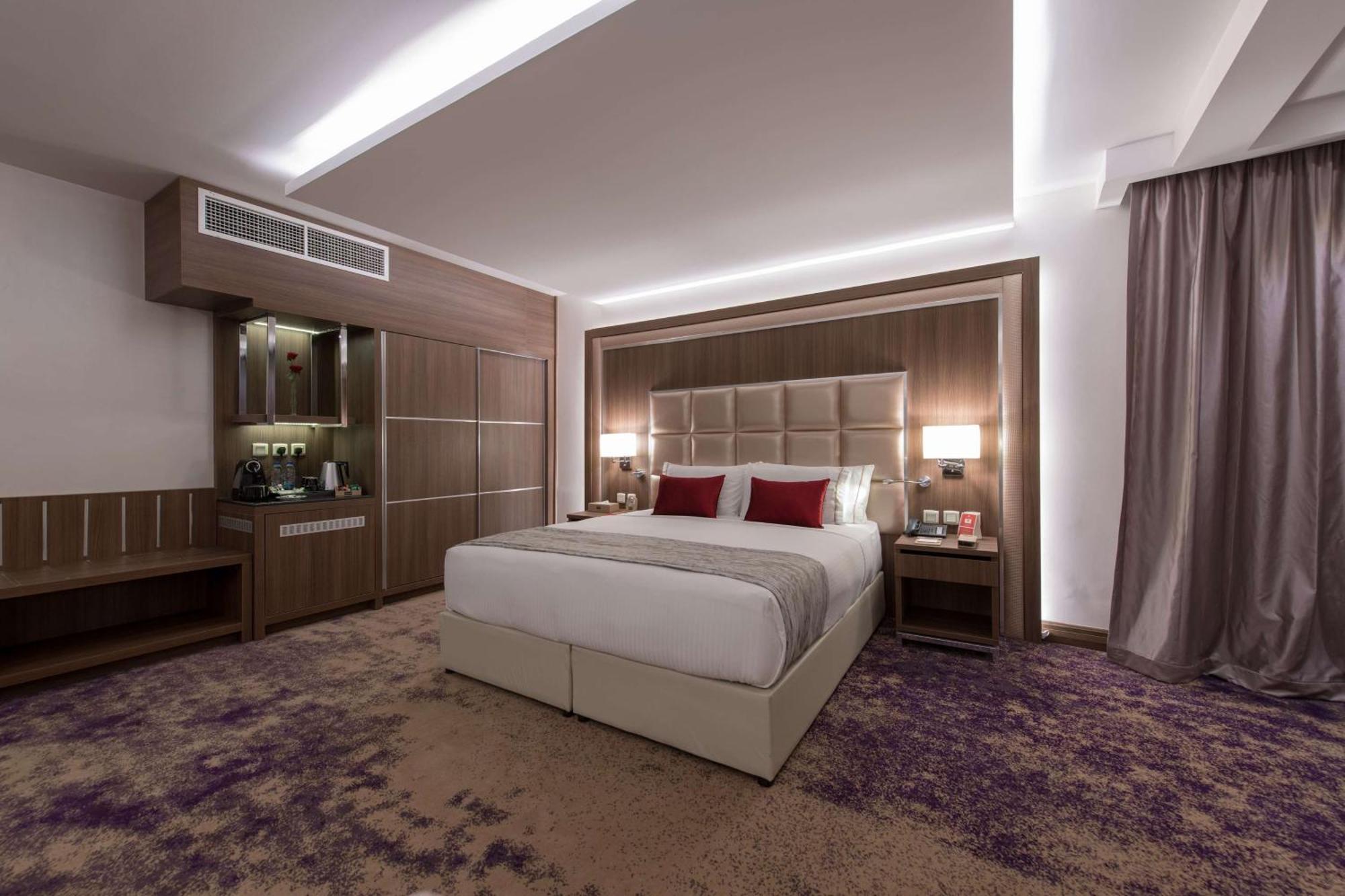 Ramada By Wyndham Continental Jeddah Hotell Eksteriør bilde