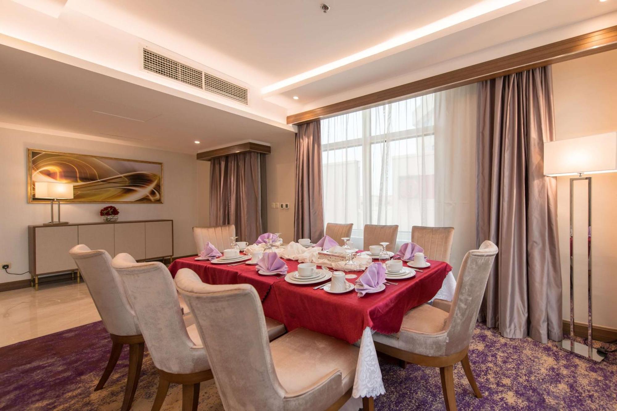 Ramada By Wyndham Continental Jeddah Hotell Eksteriør bilde