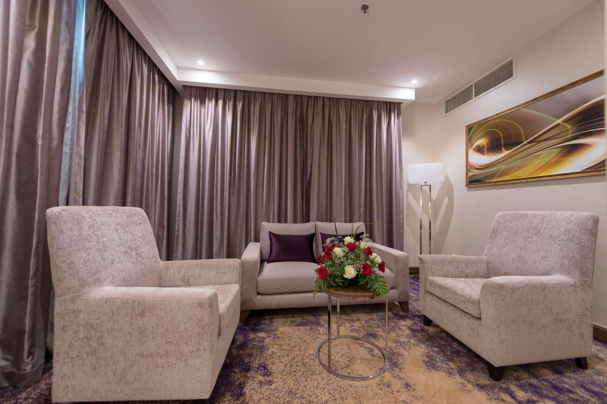 Ramada By Wyndham Continental Jeddah Hotell Eksteriør bilde