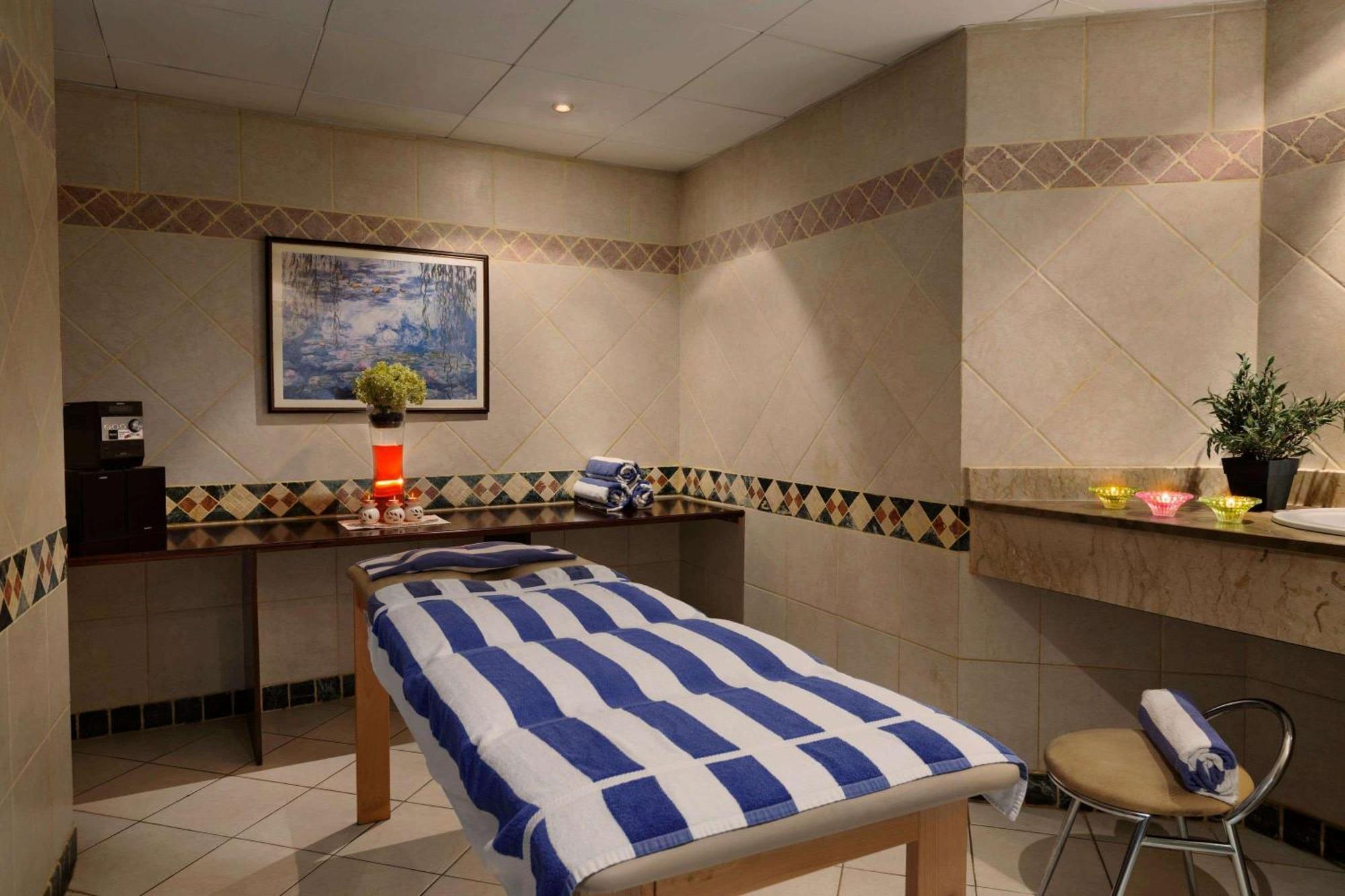 Ramada By Wyndham Continental Jeddah Hotell Eksteriør bilde