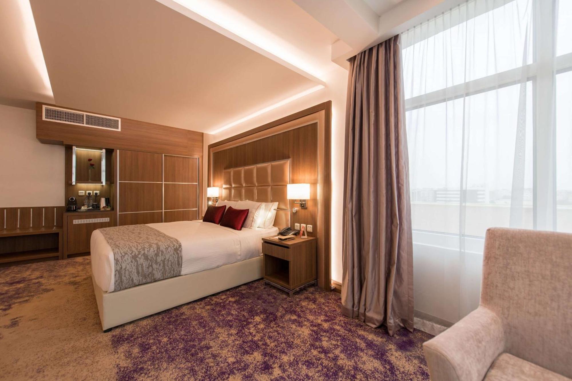 Ramada By Wyndham Continental Jeddah Hotell Eksteriør bilde
