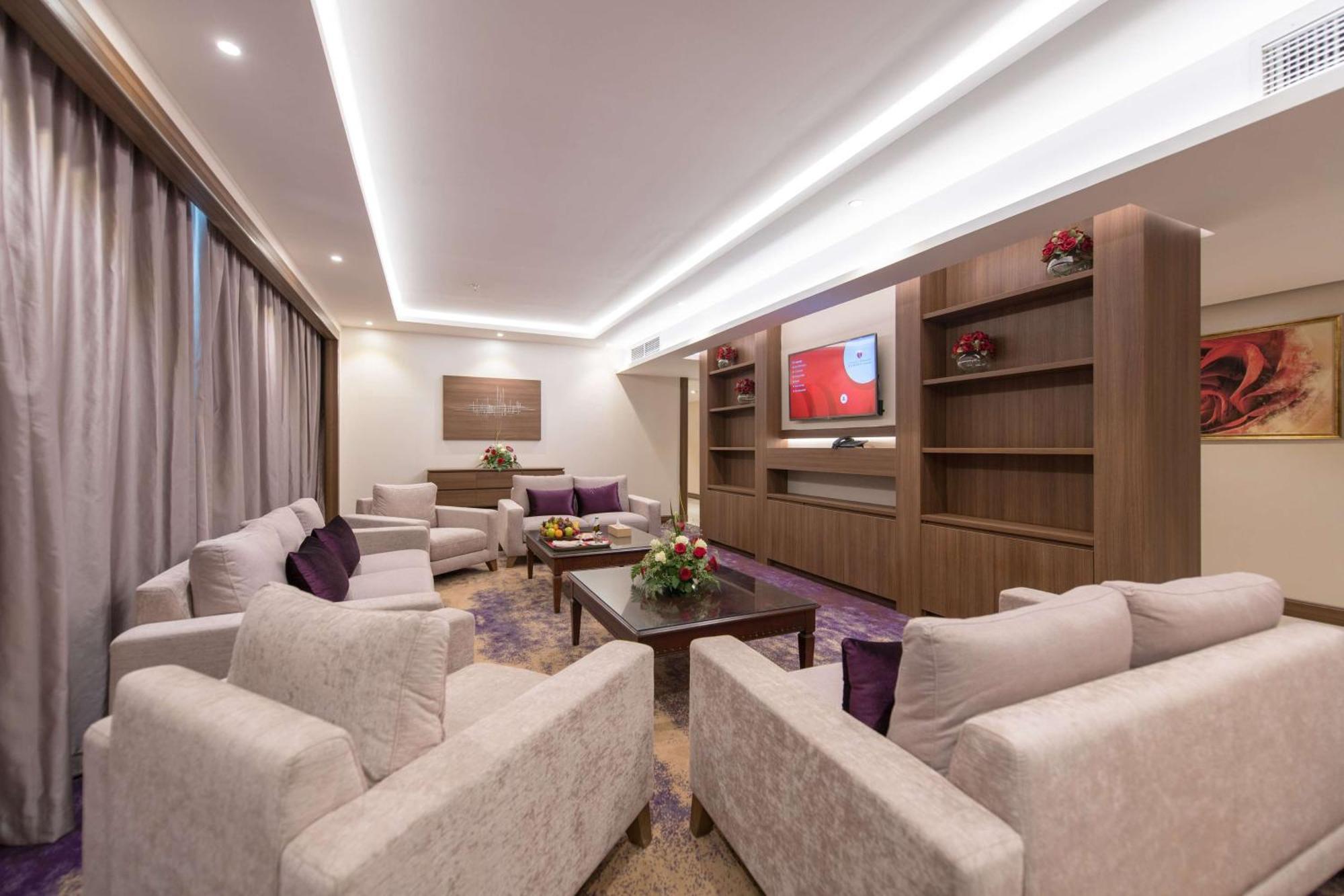Ramada By Wyndham Continental Jeddah Hotell Eksteriør bilde