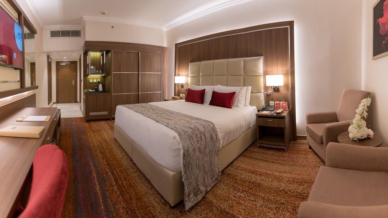 Ramada By Wyndham Continental Jeddah Hotell Eksteriør bilde